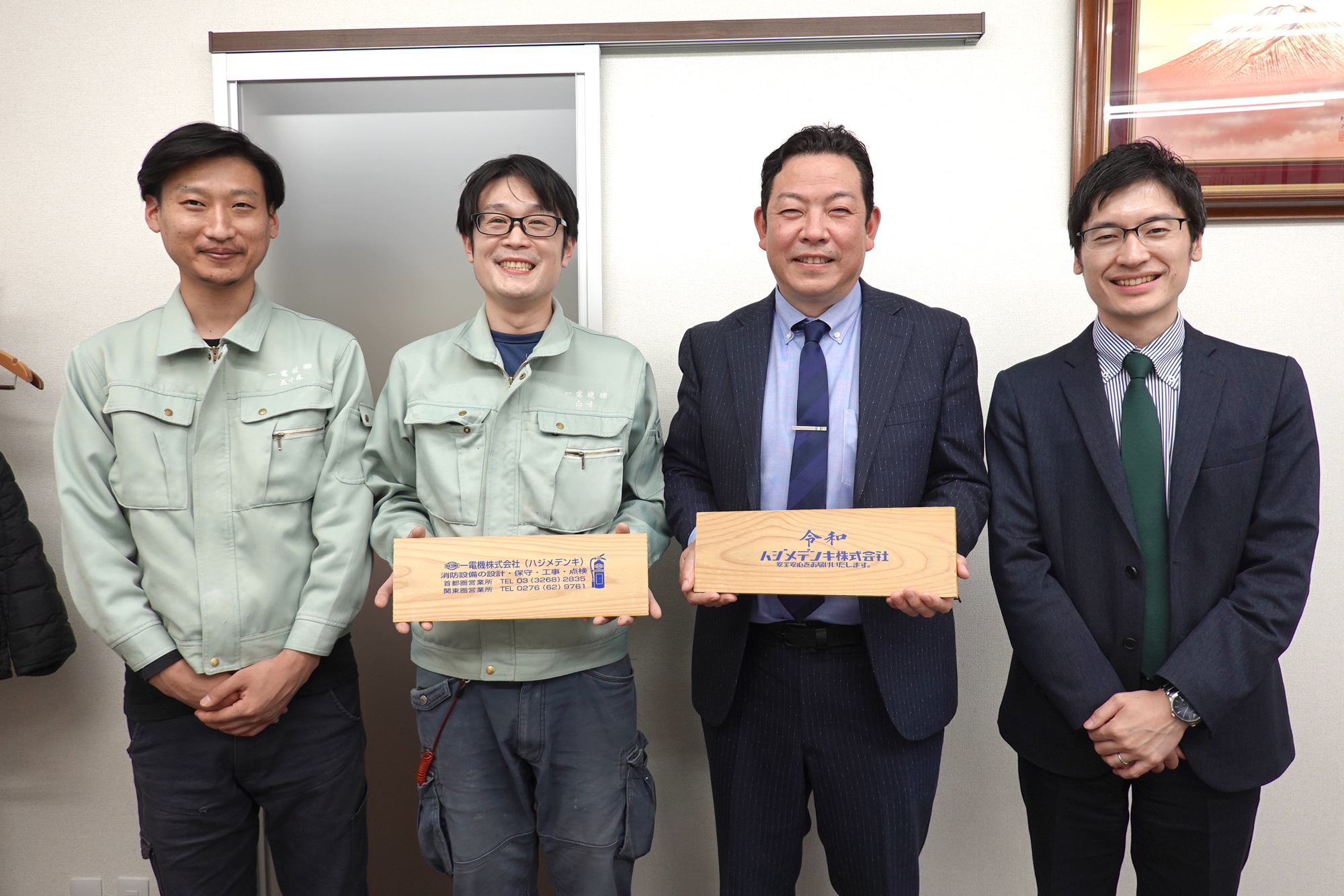 KANNA担当営業の木村匠と一緒に記念撮影した写真