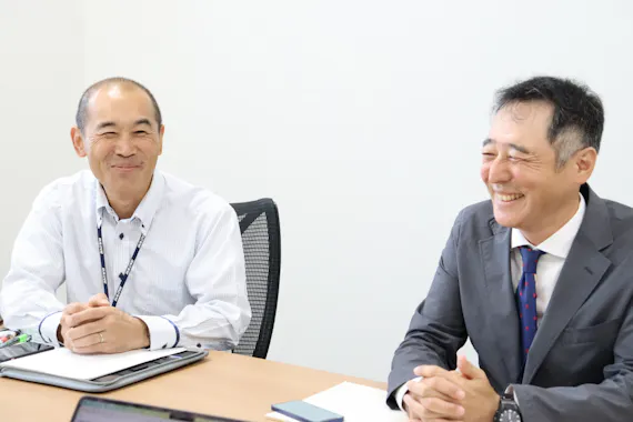 株式会社日立ビルシステム　安全研究センター 安全企画部 部長　松本良史様（左）　安全推進本部安全管制センターセンター長　古田浩久様（右）