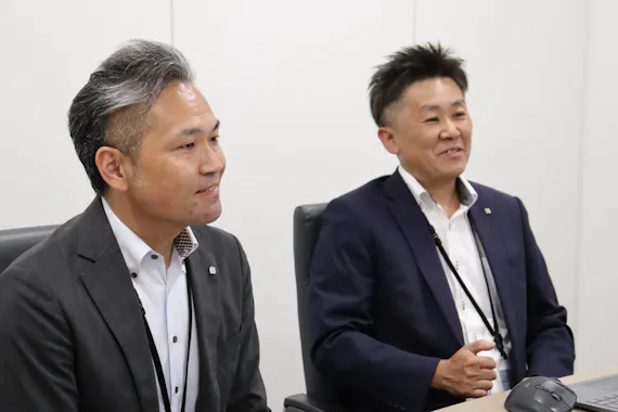 株式会社セキ薬品　（左）店舗開発部 調剤課 次長　石井秀也様　（右）店舗管理部 課長　三澤伊織様